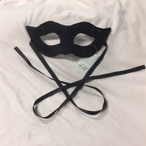BNWT H&M BLACK BEADED MASQUERADE MASK WITH RIBBONS